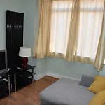 Nice 3 Bedroom House - Walthamstow