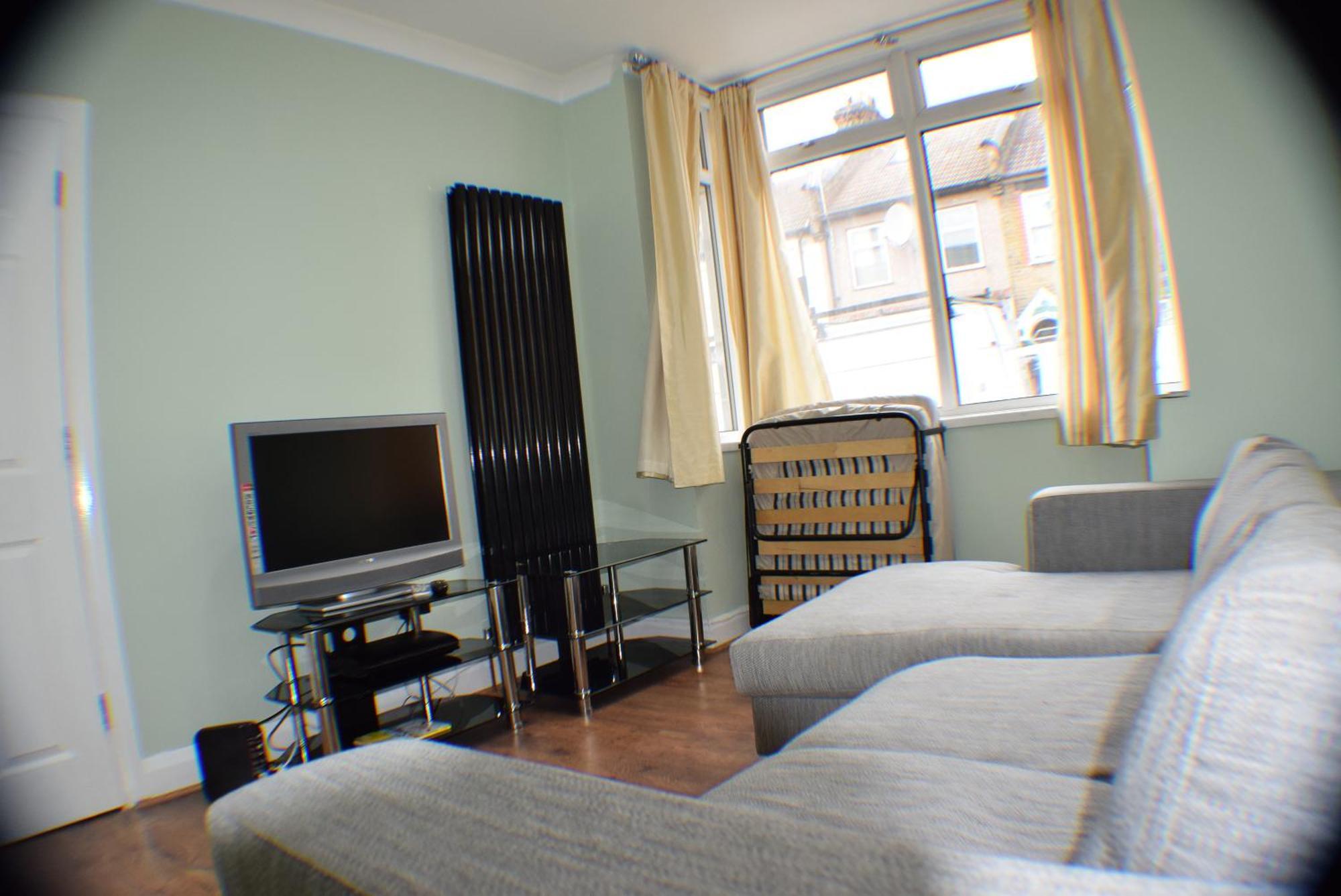 Apartment 3 Bedroom House - Walthamstow London